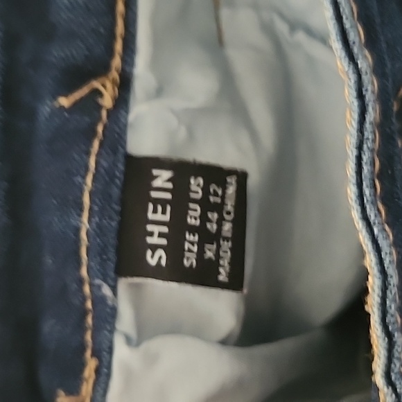 Ripped jeans - Picture 3 of 3